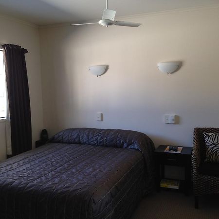 המילטון Ballinor Motor Inn מראה חיצוני תמונה