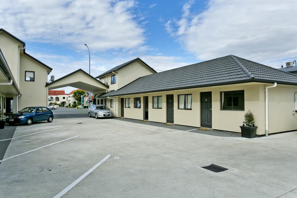 המילטון Ballinor Motor Inn מראה חיצוני תמונה